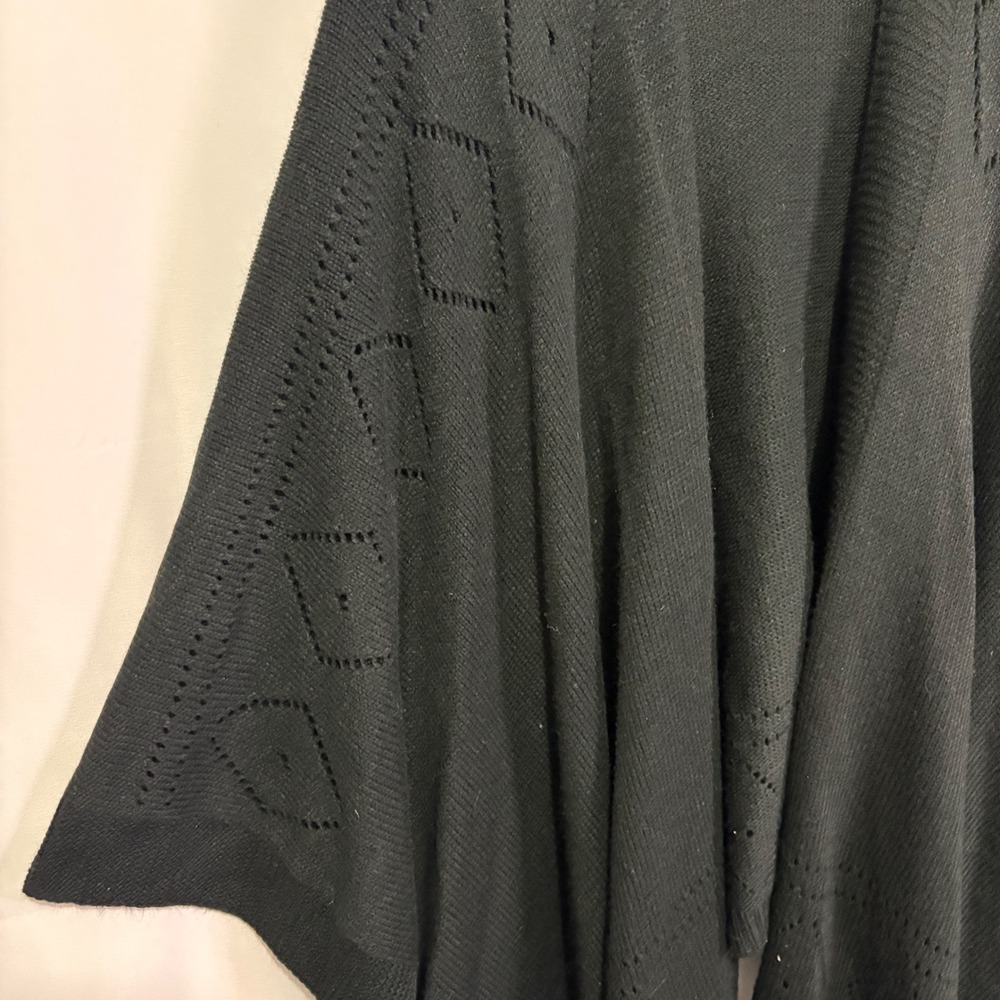 Torrid Black Pointelle Diamond Knit Open Front Wrap Shawl One Size - Picture 4 of 9